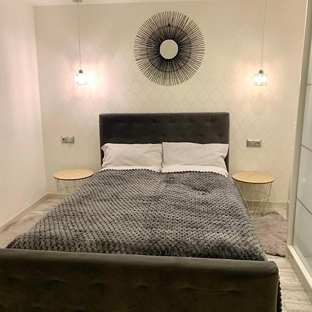 Uroczy Apartament Z Patio Stettino Esterno foto